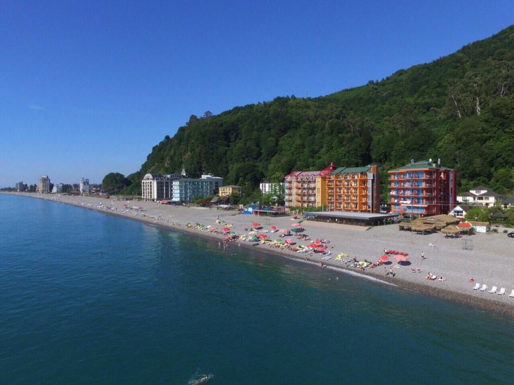 Hotel Lazuri In Kvariati Exteriör bild