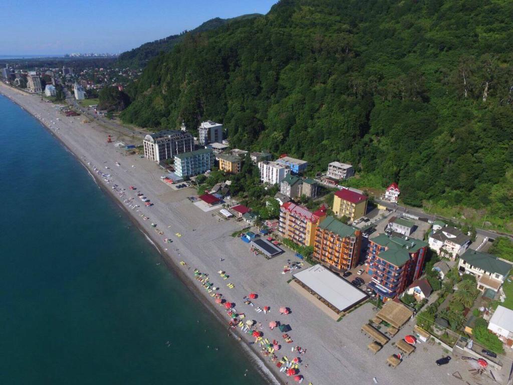 Hotel Lazuri In Kvariati Exteriör bild